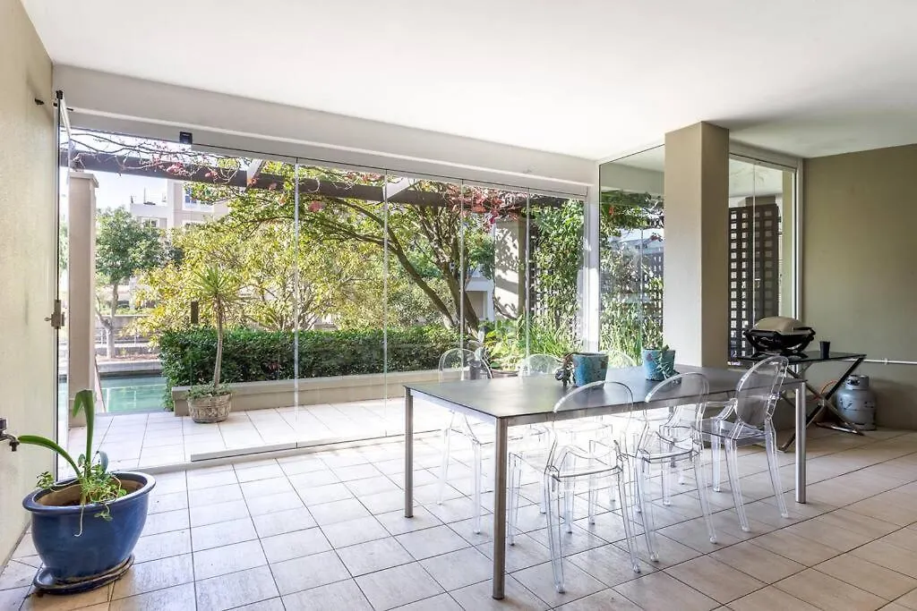Luxury Waterfront Canals Apartment ケープタウン